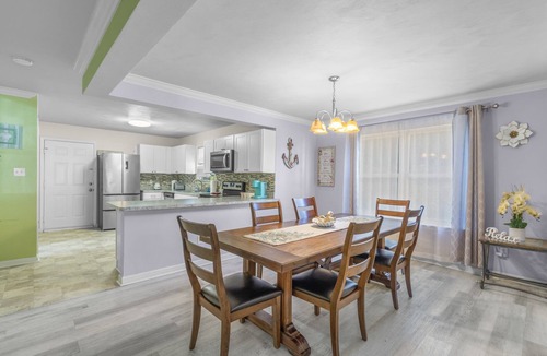 East Ocean View House | Lovely Beach House -Ocean Duplex