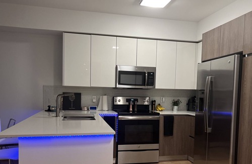 West Little Havana Condo | Lovely Condo City Skyline Views