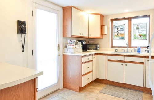 West Chatham House | Lovely Home Minutes from Beach in Chatham!