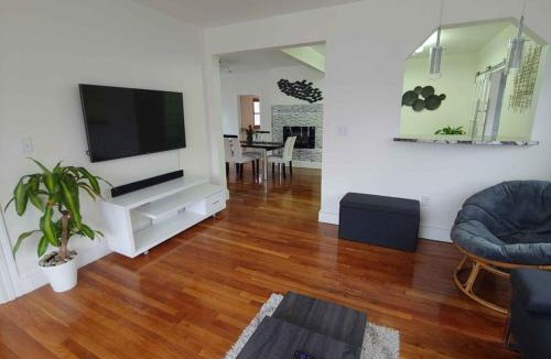 Avon House | Lovely Home - Relaxing- with many Amenities & Pool