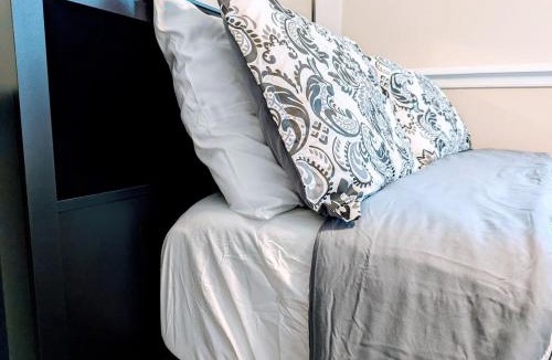 Glen Allen House | Lovely Luxury Condo