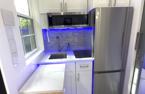Greenville House | Lovely modern house in vibrant Jersey City neighborhood