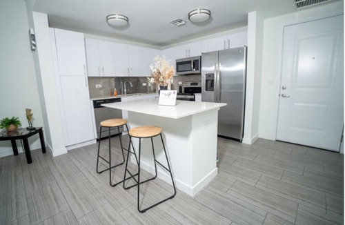 Miramar Apartment | Lovely spacious 1 bedroom vacation home local to many activities