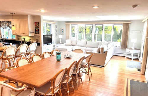 West Dennis House | Lovely, spacious home, New In ground Heated Pool & Spa 2024