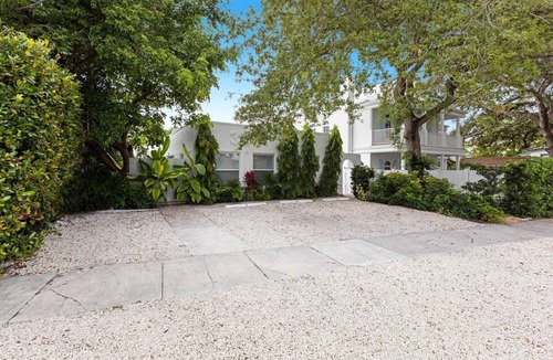 Victoria Park Apartment | Lovely Studio in the Heart of Victoria Park