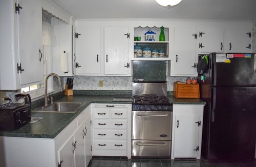West Dennis House | Lovely three bedroom home-located in West Dennis Fingers