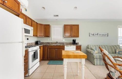 Wildwood Cottage | Lovely Top Floor Ocean View condo awaits your presence !