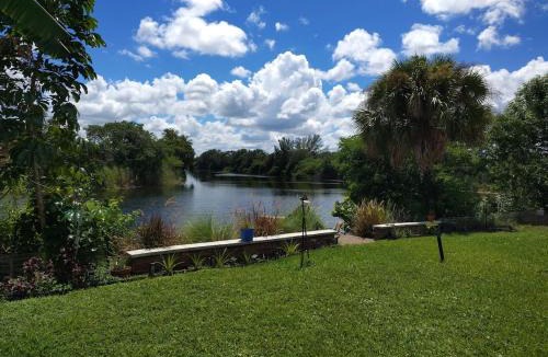 Pompano Beach House | Lowest Weekly Lakefront Rental
