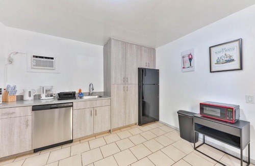 Highland Garden House | Lucky Family Charm STR-2750