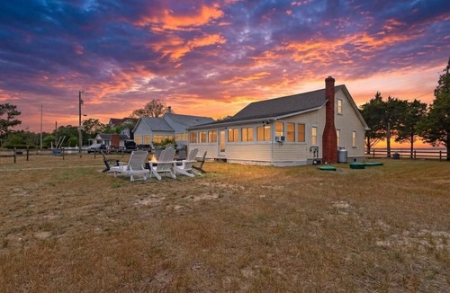 Lusby House | Lusby 3BD Family Beach House - Steps to the Sand!