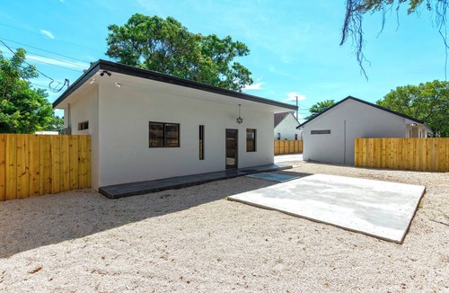 Buena Vista Apartment | Lux 2 Bed Apartment Close to Everything