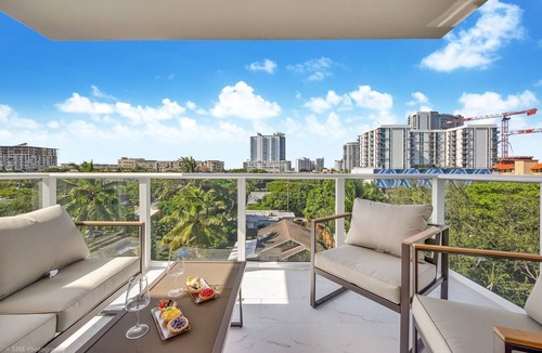 Downtown Hollywood Apartment | Lux 3BR City-View Retreat in Hollywood, 5th Floor