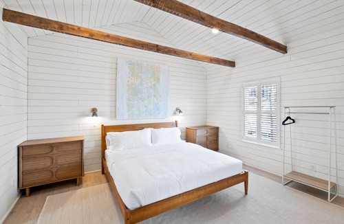 North Downtown Hotel | Lux Boutique Hotel Room in Downtown Cville | Rose Jean Room 3