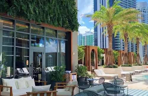Brickell Apartment | Lux Brickell by Palermo Home Miami