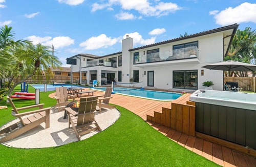 Country Club House | Lux Resort Near Hard Rock Stadium Pool Spa/Gym