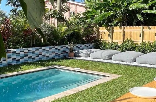 Edgewood House | Lux Retreat w/Pool Near Beach