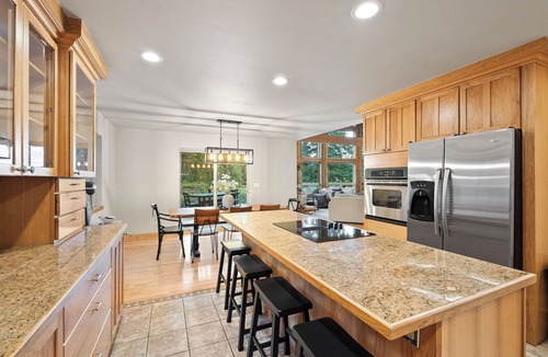 Olney Cabin | Lux Riverfront Cabin w/Hot Tub