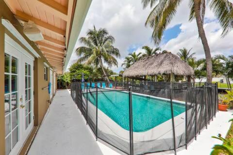Riverside Park House | LUX View Villa