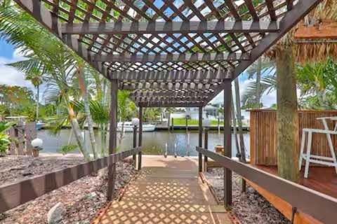 Riverside Park House | LUX View Villa