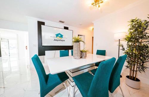 West Hollywood House | Luxe 4 BR Heated Pool - Hardrock - Stadium - Beach