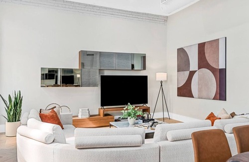 Downtown Boston Condo | Luxe Downtown Boston Loft with Game Room & Free Parking near Waterfront