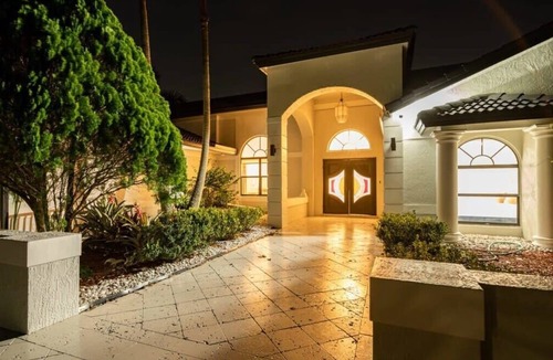 Plantation Villa | Luxe Gorgeous 7BR Home With Game Room/Pool