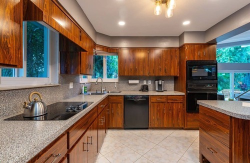 Harbor Village House | Luxe Hideaway Minutes From Beach, Bars & Eateries