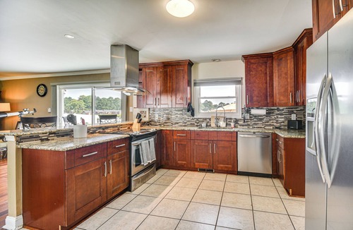 Portsmouth House | Luxe Lakefront Portsmouth Home: Fish, Swim & Play!