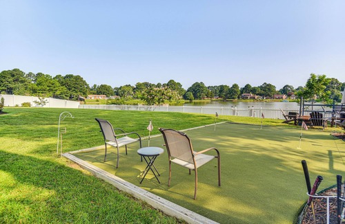 Portsmouth House | Luxe Lakefront Portsmouth Home: Fish, Swim & Play!