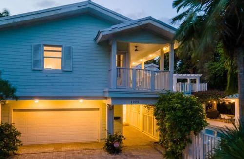South Lake Apartment | Luxe Mansion/10min Walk Beach/Gameroom/Heated pool