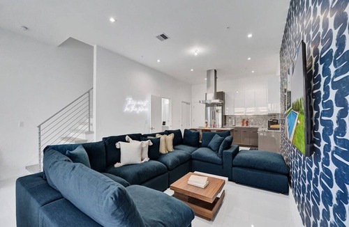 Lake Ridge House | Luxe NEW Modern Home with Pool