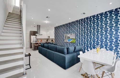 Lake Ridge House | Luxe NEW Modern Home with Pool