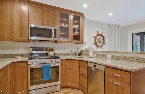 Historic District House | Luxe Row Home Steps to USNA Gate 3!