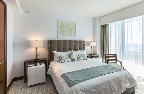 Bal Harbour Hotel | : LUXE UPGRADED 1 BEDROOM/1.5 BATH OCEAN VIEW KING SUITE 16th FLOOR AT RITZ