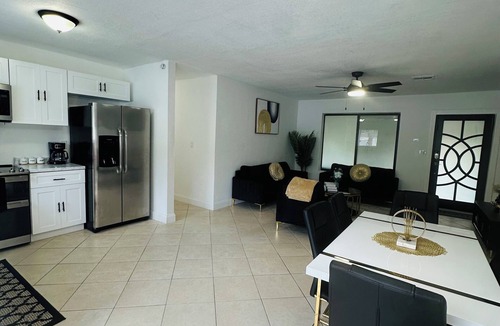 West Hollywood House | Luxery house/pool/near airport/hard rock casino hotel/downtown Hollywood/beach
