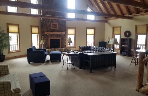 Burlington Flats Villa | Luxurious 4-Bedroom Log cabin sleeps 13 close to Cooperstown, NY