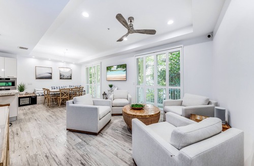 North Beach Villa | Luxurious 4 Bedroom Beach Villa steps from Hollywood Beach