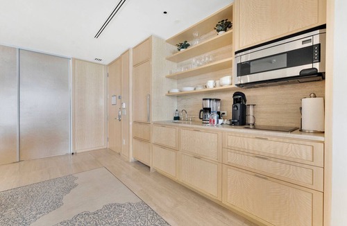 Bal Harbour Condo | Luxurious 5 Star Resort Ocean View Suite/2 Balconies