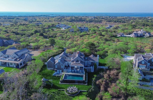 Nantucket House | Luxurious 7-bedroom house with stunning views and infinity pool