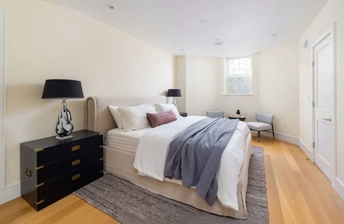 North Brookline House | Luxurious condo in the heart of Coolidge Corner !