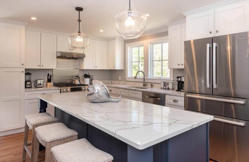 Tisbury House | Luxurious Contemporary Near The Lagoon