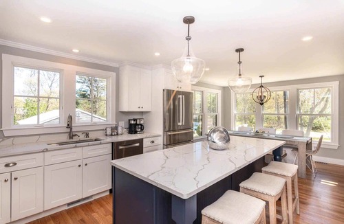 Tisbury House | Luxurious Contemporary Near The Lagoon