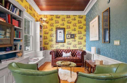 Northwest Harwich House | Luxurious Estate Private Heated pool