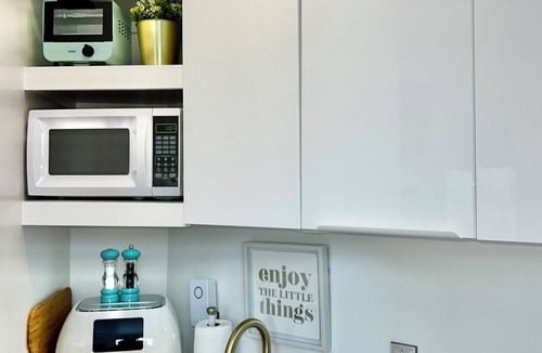 Jefferson Manor Apartment | Luxurious executive micro suite on 3 woodsy acres—Near Washington, DC and NoVA