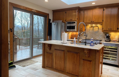 Charlottesville House | Luxurious Mountian house right in the Heart of Charlottesville!