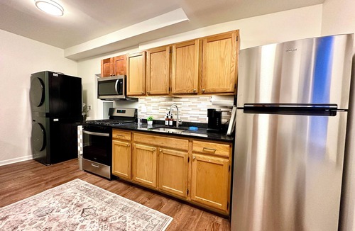 Belleville Apartment | Luxurious Newly-Renovated, Near Hospitals & Short trip to NYC. Pets Welcome!