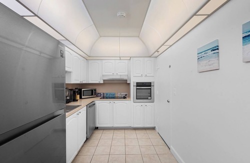 Hollywood South Central Beach Condo | Luxurious Oceanfront Condo –Unmatched Views & Resort-Style Living-20 min to FIFA