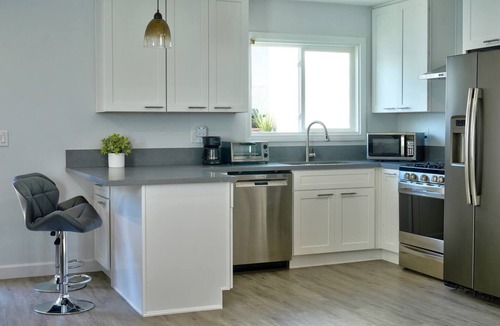 La Crescenta-Montrose House | Luxurious 3 Bedroom House w/Pool
