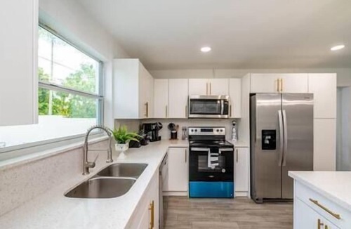 Flagami House | Luxury 1Bd/1Ba Apartment PatioBBQ. Coral Gables.
