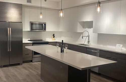 Tarpon River Apartment | Luxury 2 Bedroom Apartment in the sky.